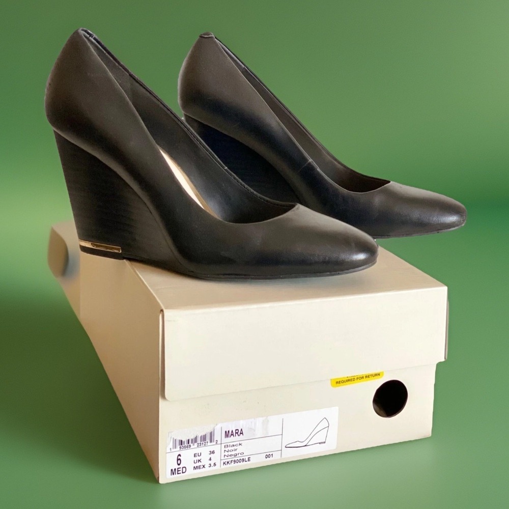 Katherine Kelly Mara Black Leather Wedge Pumps Size 6 Gold Trim Almond Toe